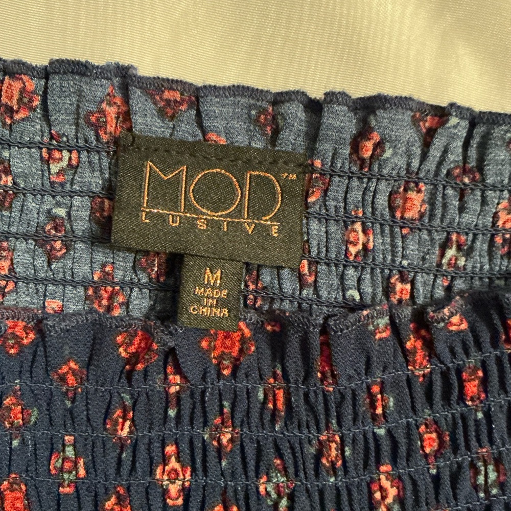 Floral Print Navy Tank Top - Picture 5 of 7